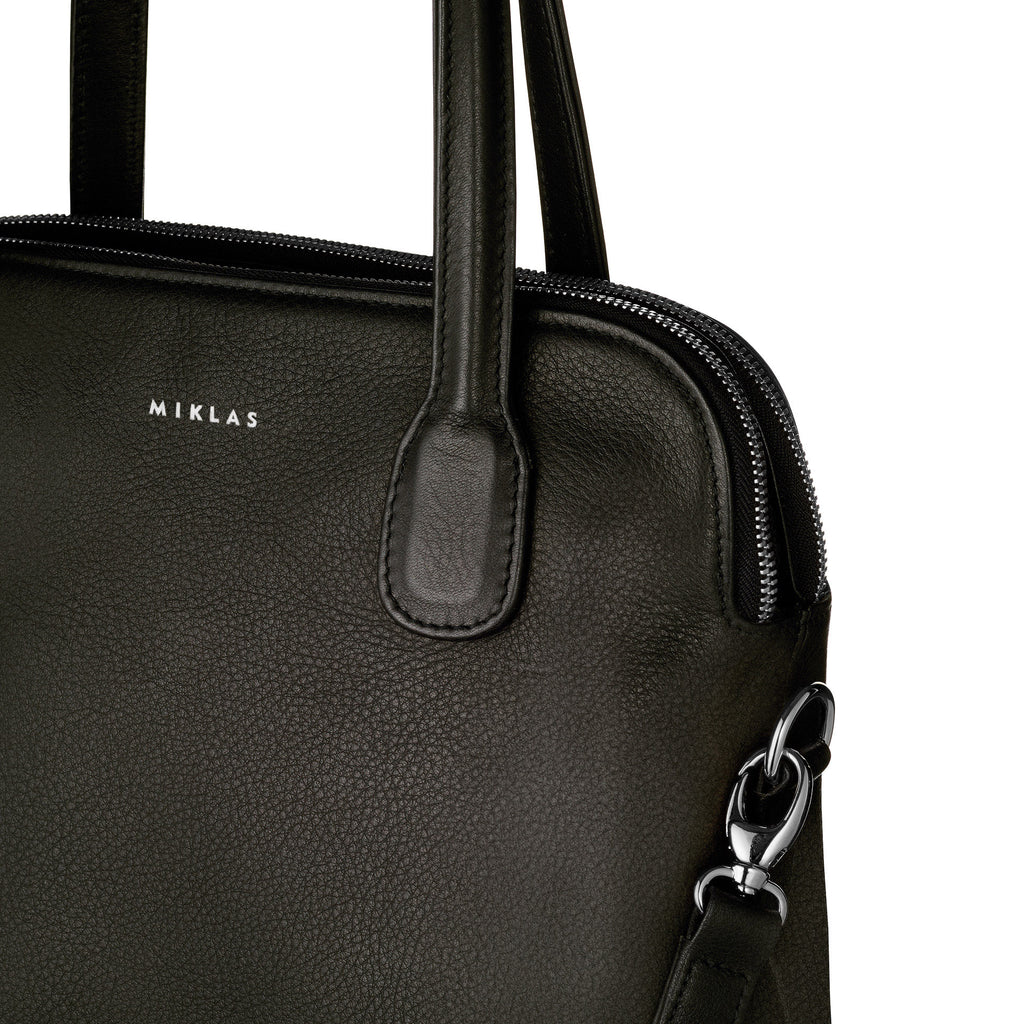 Amunet schwarz mit Silber