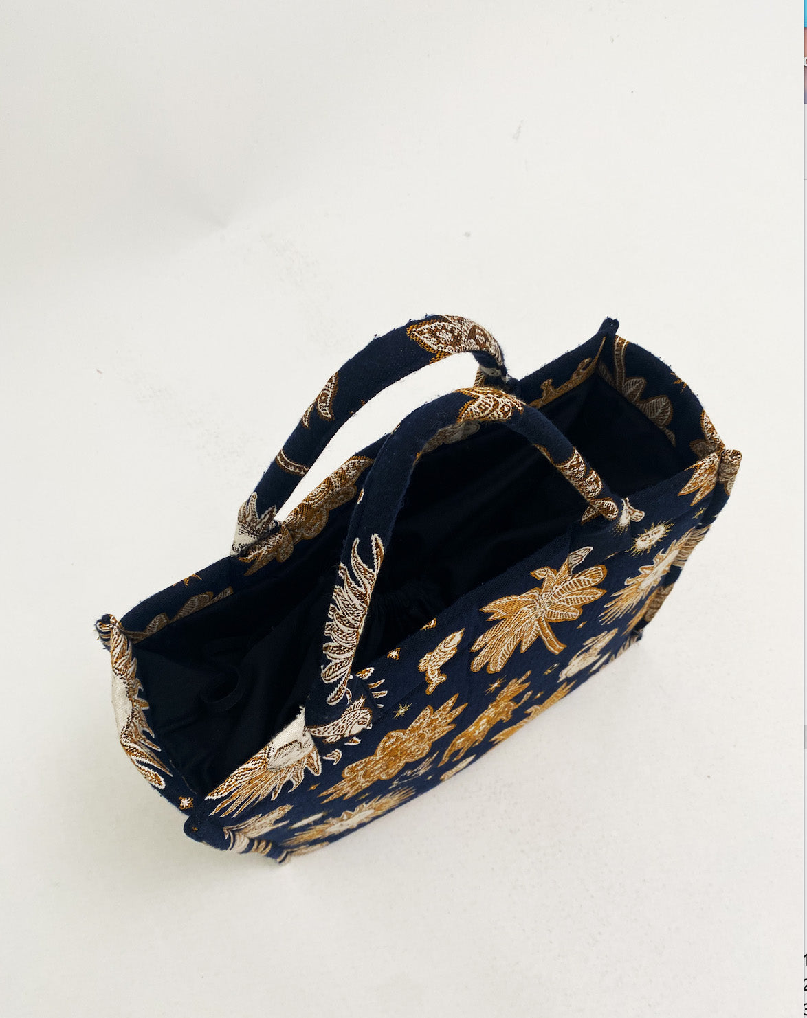 TOTE MAXI Stellar